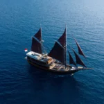 Why Renting a Pinisi Boat is the Best Way to Explore Komodo?